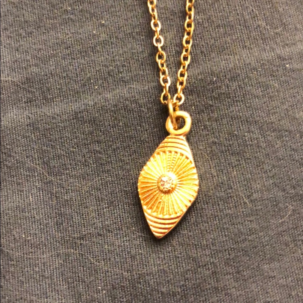 •gold necklace